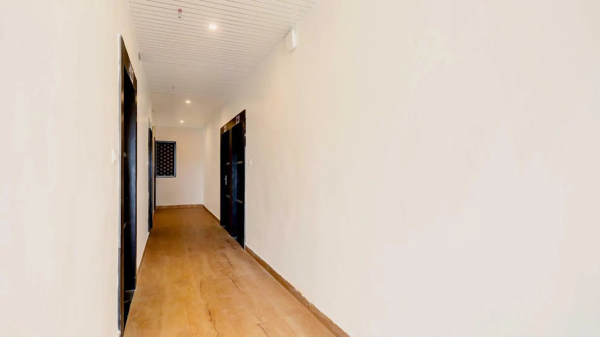 ***  ホテル Super Townhouse Pahadiya バラナシ インド