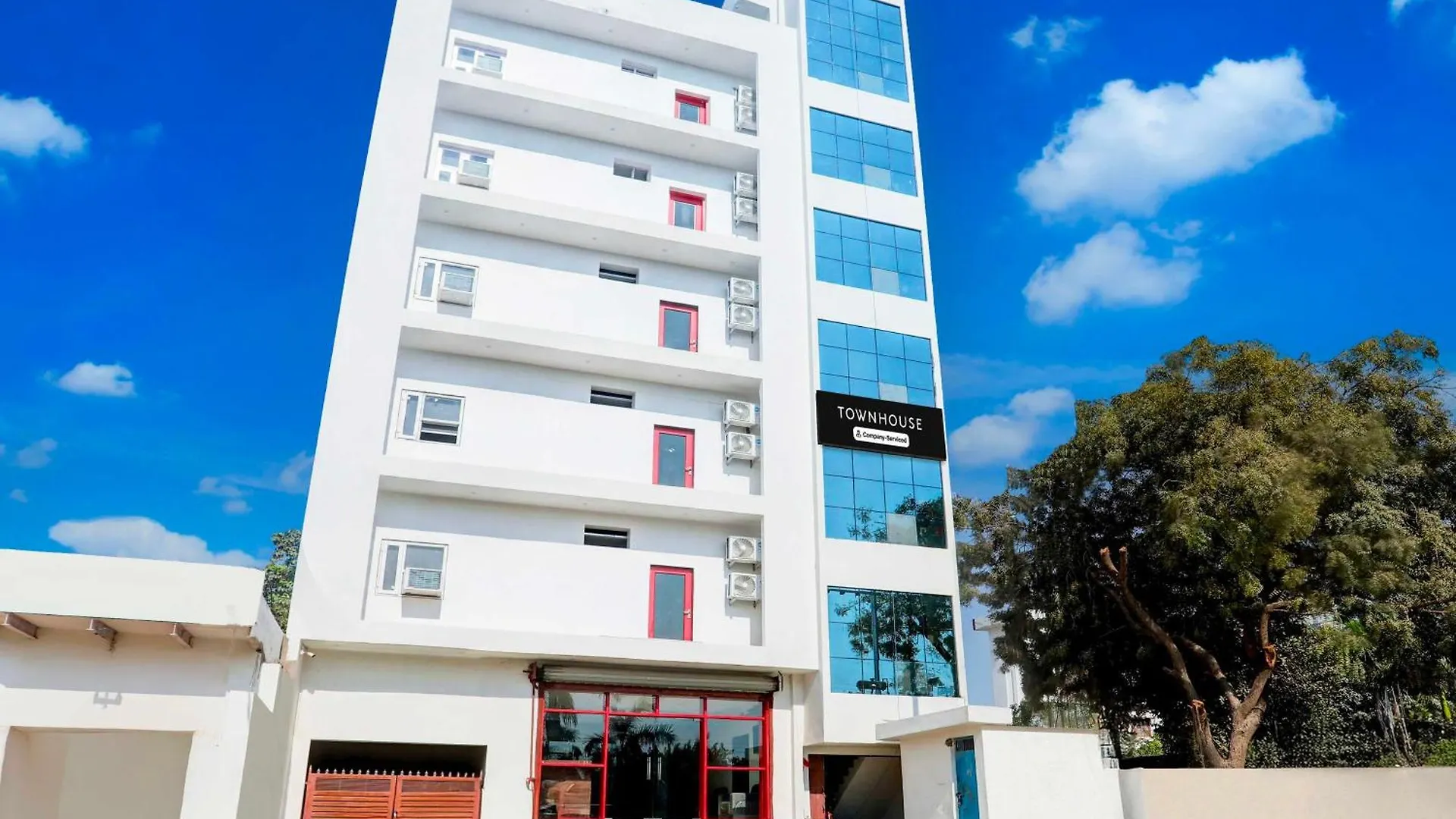 ***  ホテル Super Townhouse Pahadiya バラナシ インド